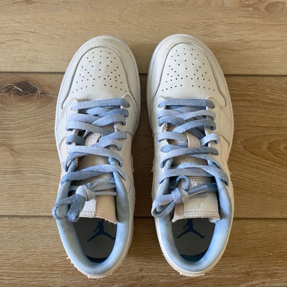 *like new* Nike Jordan 1 Low Iris Canvas Whisper Sail - cream, blue, beige - Picture 2 of 13